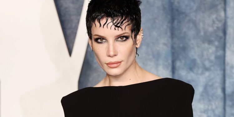 Halsey ‘Regrets’ Return to Music Following Fan Criticism of ‘Lucky’