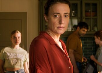 ‘The Sparrow and the Chimney’ Review: A Feverish Family Drama