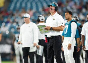 New kickoff rules confuse refs, result in safety for Jaguars