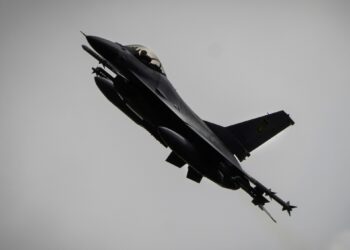 Ukraine says US-made F-16 fighter jet crashed, killing pilot | Russia-Ukraine war News