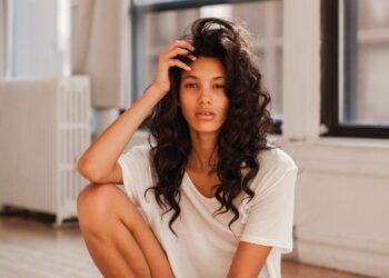 12 Signs You’re Deficient in Vitamin B12 (And How to Fix It)