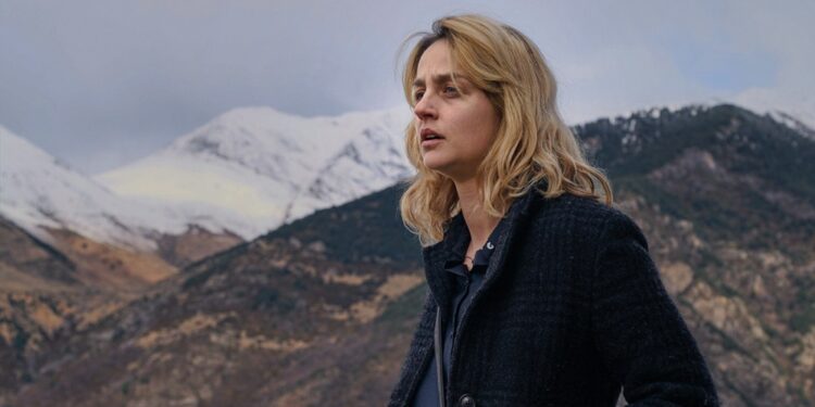 Mar Coll Drills Down on Locarno Entry ‘Salve Maria,’ Bad Mothers