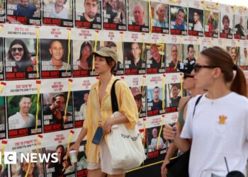 Hamas says guards killed hostage and wounded two others