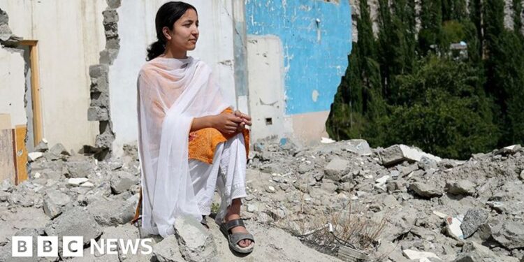 How Pakistan’s melting glaciers destroy mountain villages