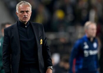 Jose Mourinho asks Turkish media to let him ‘work in peace’