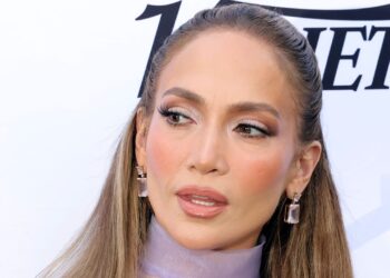 Jennifer Lopez Brings Back a Maid in Manhattan Beauty Look
