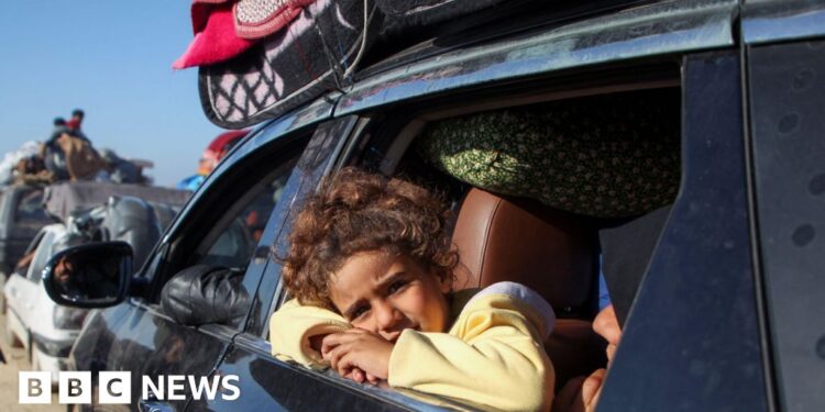 Palestinians return to north Gaza
