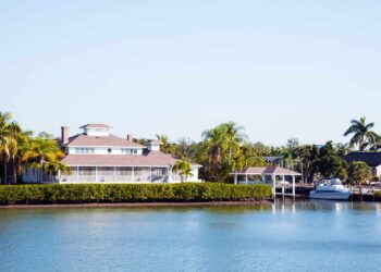Top Markets for Luxury Vacation Homes in Florida