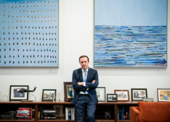 Chris Murphy Emerges as a Clear Voice for Democrats Countering Trump