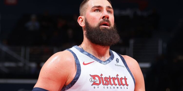Kings acquire center Jonas Valanciunas in trade with Wizards
