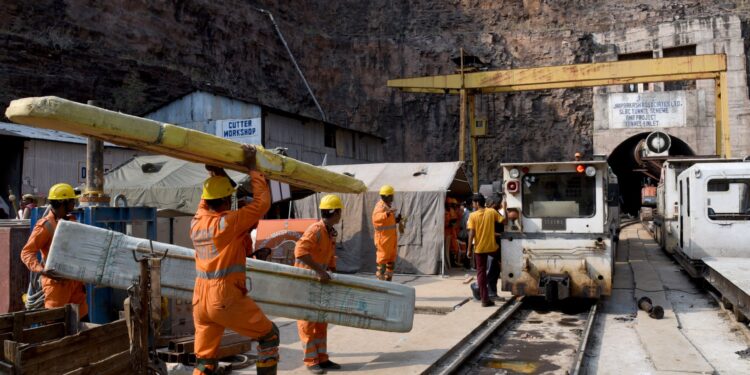 More rescuers join search for trapped workers in India’s tunnel collapse | News