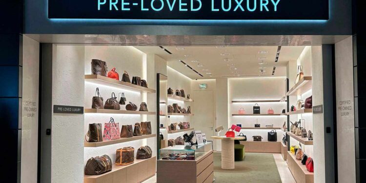 Why Vintage Shopping Is Taking Off at Airports