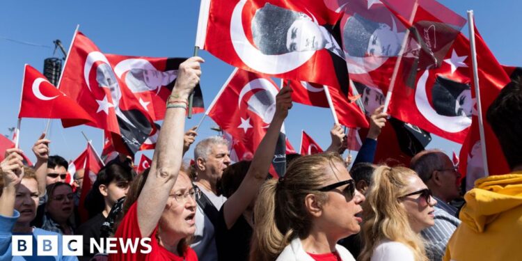Pro-democracy demonstrators return to Istanbul’s streets for huge rally