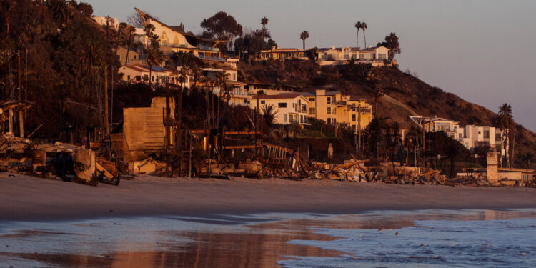 Small Earthquake Rumbles in Los Angeles Area