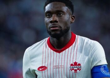 Alphonso Davies’ agent slams Canada staff over ACL tear