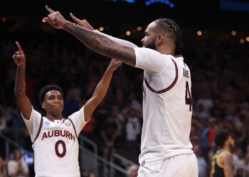 March Madness live tracker for Friday’s Sweet 16 games