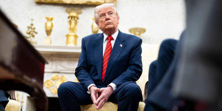 Defiance and Threats in Deportation Case Renew Fear of Constitutional Crisis