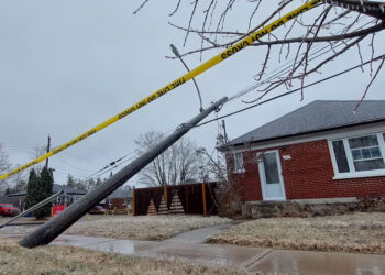 Storm Leaves About 320,000 Without Power in Great Lakes Region