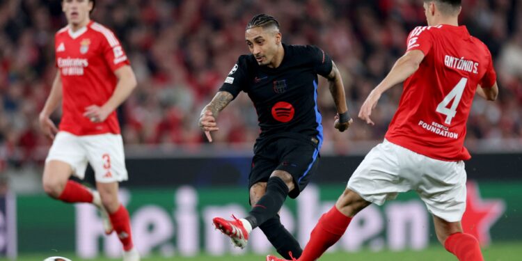 Raphinha gives 10-man Barcelona 1-0 win over Benfica in Champions League | Football News