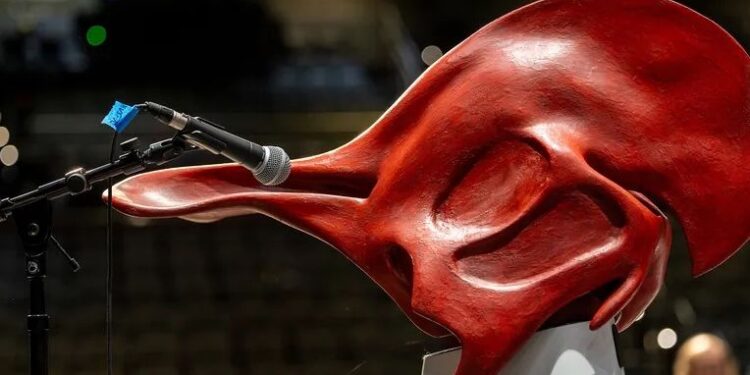 This Crazy Instrument Lets Us Hear How Dinosaurs Might Have Sounded