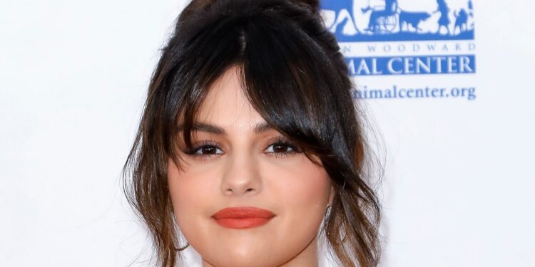 The Best Bangs For Round Faces, According To The Experts