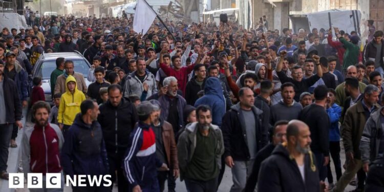 Hundreds join largest anti-Hamas protest since Gaza war began