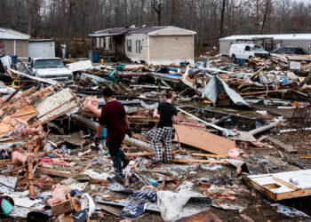 Deadly storm system hits US Midwest killing dozen