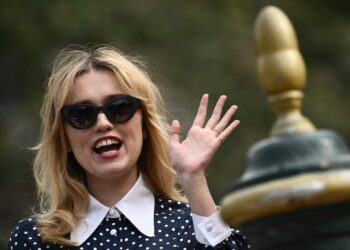 In a Veneer-Obsessed World, These Are the Celebs Who Rebel and Celebrate Their Natural Teeth