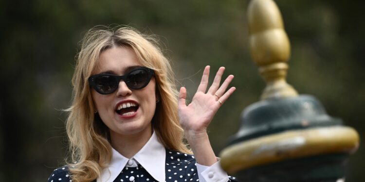 In a Veneer-Obsessed World, These Are the Celebs Who Rebel and Celebrate Their Natural Teeth