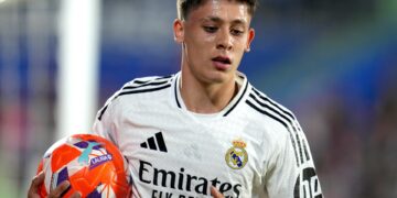 Real Madrid beat Getafe to keep LaLiga leaders Barcelona in sight | Football News