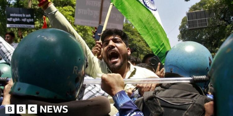 Pakistan suspends visas for Indian nationals after Kashmir attack