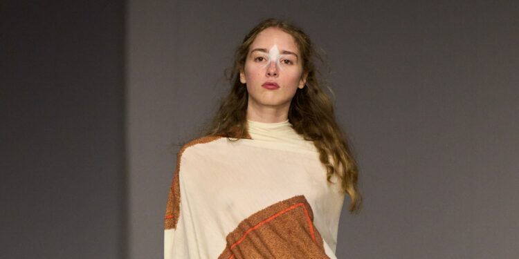 Alix Higgins Australia Resort 2026