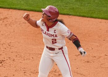 Previewing 2025 college softball regionals: Favorites, top aces, stats