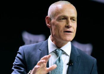 Big Ten, SEC must support all football, Big 12 commish says