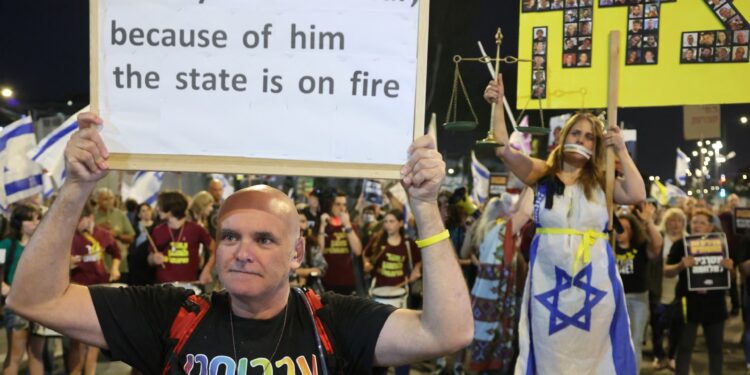 Israelis protest for captives, against Netanyahu’s Gaza war expansion | Israel-Palestine conflict News