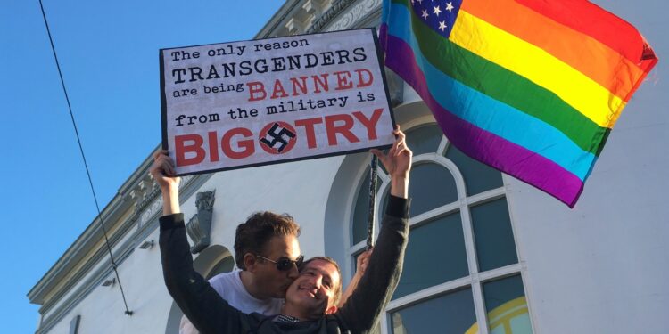 US Supreme Court allows ban on transgender troops to take effect | Donald Trump News