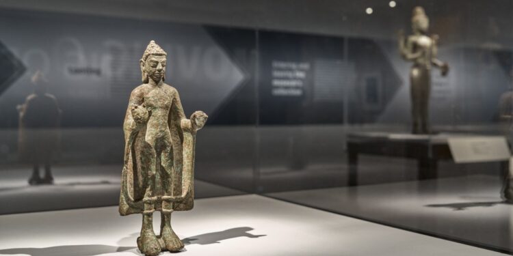 Thailand readies homecoming for stolen ancient statues located in US museum | Arts and Culture News