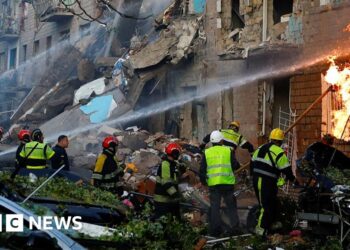 Russian air attack kills nine and injures dozens in Kyiv