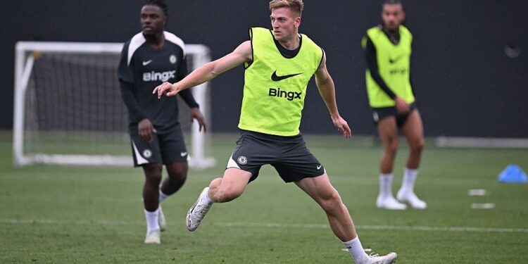 Chelsea coach Maresca challenges Delap to earn No. 9 spot