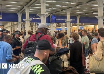 Eurostar passengers face severe delays after cable theft