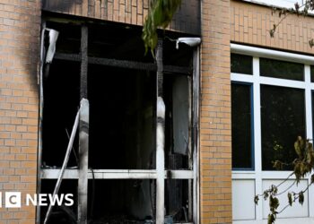Three dead after fire in elderly ward at Hamburg hospital