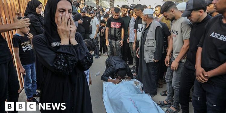 31 killed in Israeli tank fire near aid centre, health ministry says