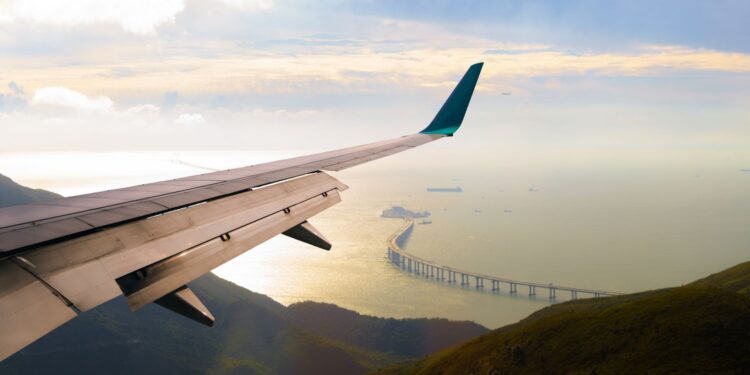 10 Longest Flights in the World
