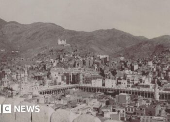 The decades-old intrigue around an Indian guest house