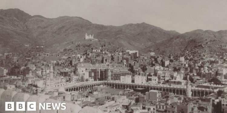 The decades-old intrigue around an Indian guest house