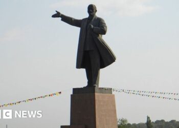 Kyrgyzstan takes down Central Asia’s tallest Lenin statue