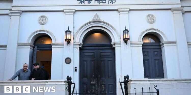 Australian PM vows ‘full force of law’ after arson attack at Melbourne synagogue
