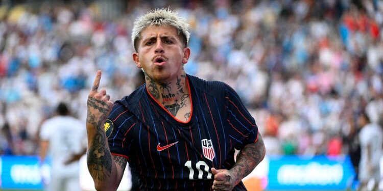 ‘Desperate’ Diego Luna leads USMNT to Gold Cup final