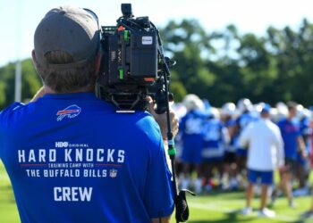 2025 NFL training camp: Latest news, buzz for all 32 teams