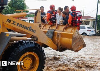 30 killed as China sees summer of extreme weather